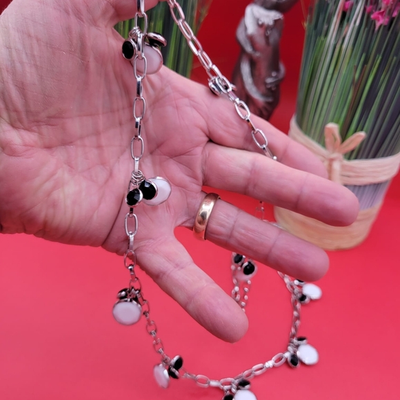 Necklaces - Picture 5 of 6